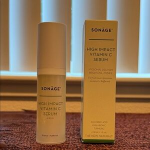 High Impact Vitamin C Serum - White